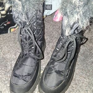 Women's Black Fur-Lined Winter Boots Sz 9